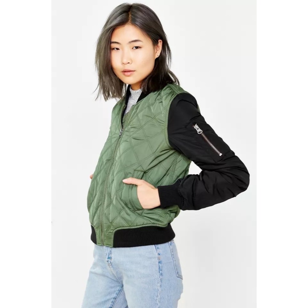Silence + Noise Urban Outfitters Quilted Bomber Jacket Olive and Black Size M